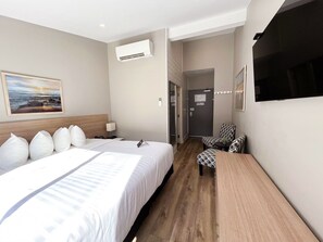 1 bedroom, iron/ironing board, Internet, bed sheets