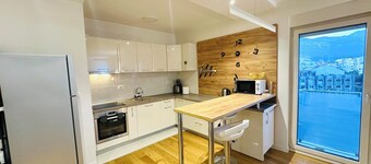 Cozy charming 2-bedroom, perfect for families, with AC, WiFi in terrific Bar