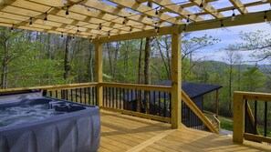 Outdoor spa tub - Private Mountain Top | Romantic Retreat | Hot Tub (Stanton)