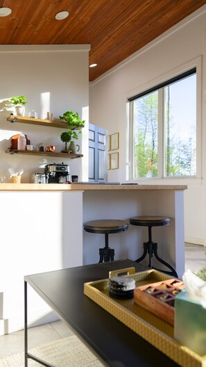 Dining - Private Mountain Top | Romantic Retreat | Hot Tub (Stanton)