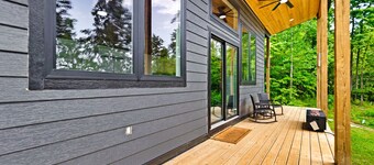 Hot Tub Escape | Sleep 3 | Modern Cabin | Fire Pit