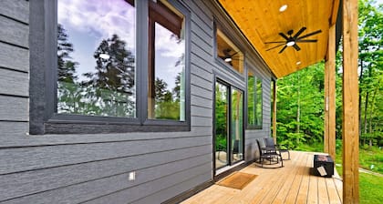 Hot Tub | Fire Pit | Dog Friendly | Private Porch