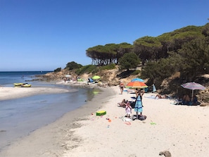 Liegestühle, Strandtücher