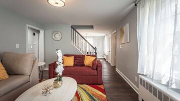 Smart TV, fireplace, computer monitors