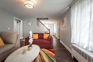 TĂ©lĂ©viseur connectĂ©, foyer, Ă©cran dâordinateur