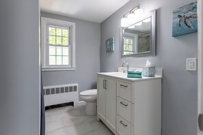 淋浴设施、吹风机、毛巾、肥皂