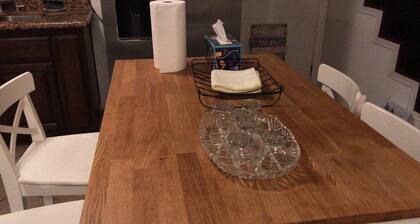 Charming private bedroom in amazing Alhambra with WiFi, AC