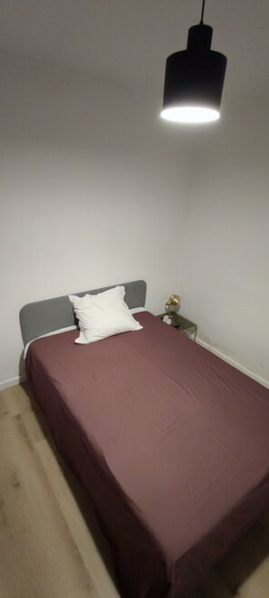 2 bedrooms, in-room safe, iron/ironing board, free WiFi