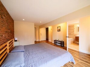 3 chambres, fer et planche à repasser, Wi-Fi, draps fournis