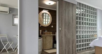 Retreat Premium Suite fountain