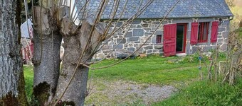 In Volcanoes National Park. Ideal for families with children. Sleeps 12