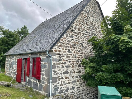 Dans le parc national des volcans. Idéal  familles avec enfants. 11 couchages