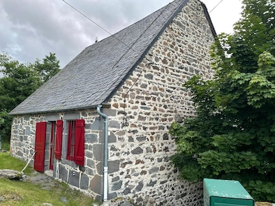 In Volcanoes National Park. Ideal for families with children. Sleeps 11