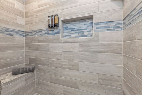 17 Springs / RTJ Golf / Saltwater Pool / Sleeps 8