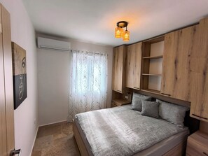3 chambres, fer et planche à repasser, Wi-Fi, draps fournis