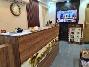 Quầy tiếp tân