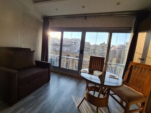 Superior-Doppel- oder -Zweibettzimmer, Stadtblick | Bettwäsche aus ägyptischer Baumwolle, hochwertige Bettwaren