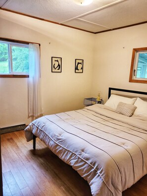 2 chambres, bureau, accès au Wi-Fi (inclus), literie fournie