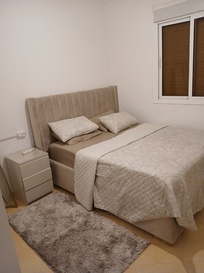 2 bedrooms, bed sheets