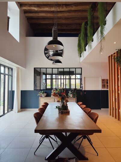 Very large character house in the center of town with swimming pool, large enclosed grounds