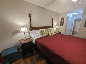 3 bedrooms, desk, iron/ironing board, WiFi