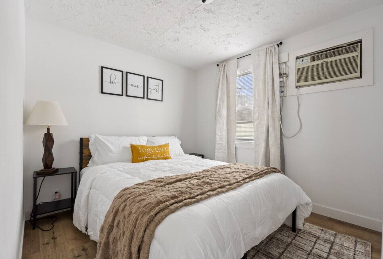 1 chambre, fer et planche à repasser, Wi-Fi gratuit