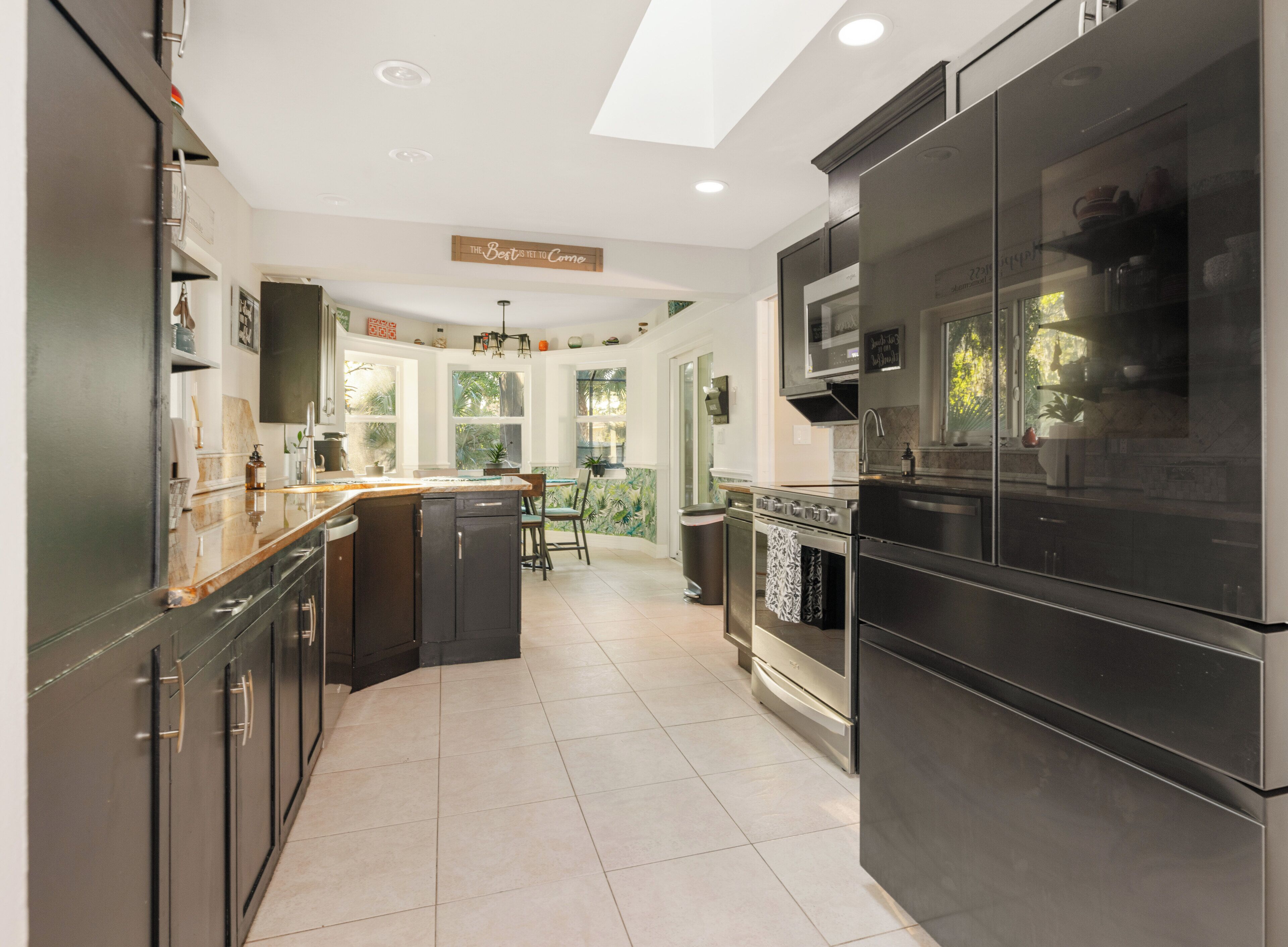 冰箱、微波炉、烤箱、炉灶