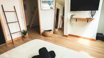 1 chambre, fer et planche à repasser, Wi-Fi gratuit, draps fournis