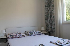 1 chambre, fer et planche à repasser, Wi-Fi, draps fournis