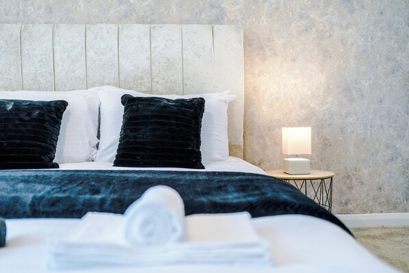 3 slaapkamers, een strijkplank/strijkijzer, wifi, beddengoed