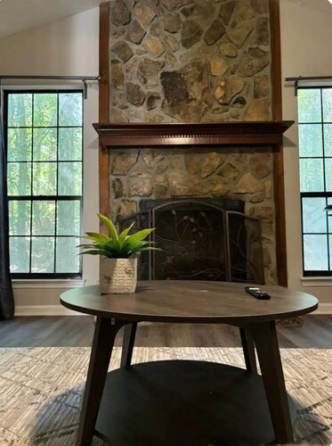 Senoia: Cozy Home Away From Home-Pet Friendly