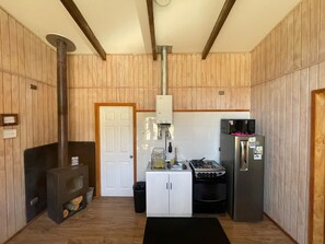 Private kitchen - Spacious Malalcahuello Cabin (Curacautin)