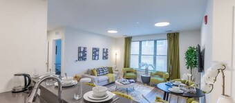 Opulence n Olive ~ 4bath, 10 beds+Park 2 cars FREE ✨10% OFF 7 days +