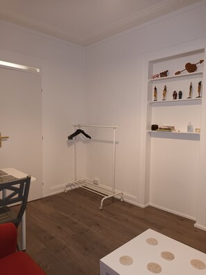 Interior - -> Ideal for workers or travellers up to 6p (Mulhouse)