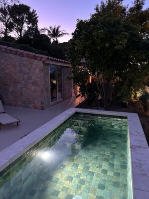 Piscine extérieure, piscine chauffée