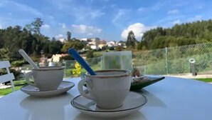 Outdoor dining - Fonte Retreat Premium Suite (Vila Nova de Gaia)
