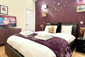 2 bedrooms, in-room safe, desk, iron/ironing board - 2 Bedroom Apartment South Kensington (London)