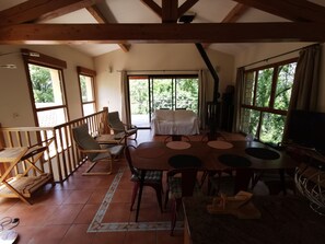 2 bedrooms, free WiFi, wheelchair access