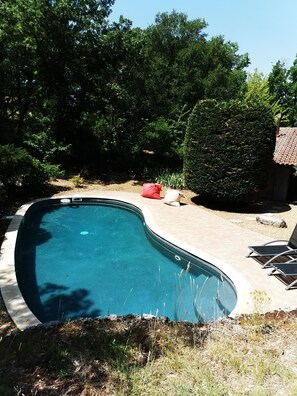 Pool - Sérénité totale et moments de bonheur intime dans la nature de Méditerranée (Saint-Étienne-de-Gourgas)