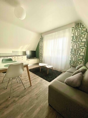 Smart TV, video games - Villa Medena - All-comfort stay + jacuzzi - Rated 3*. (Mayenne)