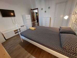 デラックス スタジオ | デスク、ノートパソコン用作業スペース、WiFi (無料)