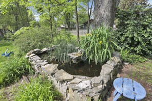 Property grounds - Columbus: West Como Gardens (Columbus)