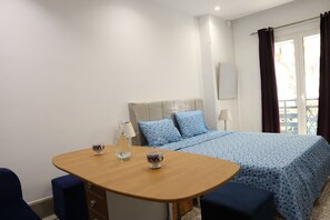 3 bedrooms, desk, iron/ironing board, WiFi