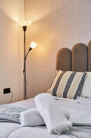 1 chambre, bureau, fer et planche à repasser, Wi-Fi