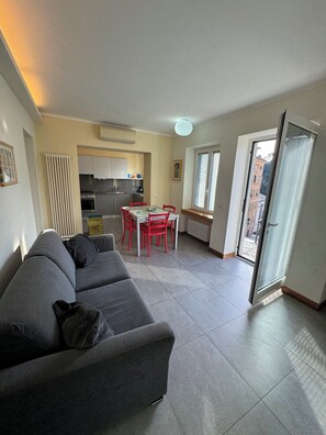 Apartamento superluxo, vista para o jardim | Área de estar