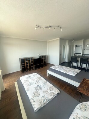 1 bedroom, WiFi, bed sheets - Fully furnished studio apartment with panoramic views on the 12th floor No: 1211 (Bremen)