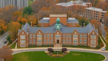 المنشأة من الخارج