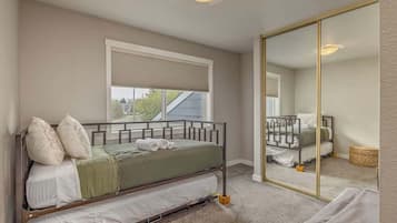 3 bedrooms, iron/ironing board, WiFi