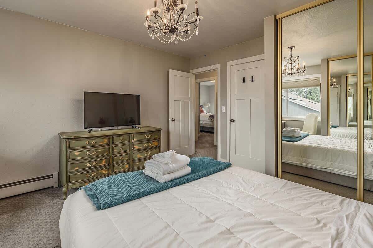 15 Schlafzimmer, Bügeleisen/Bügelbrett, WLAN