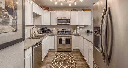 3BR w/ Views • Trails/Airport